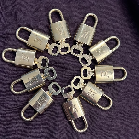 Louis Vuitton Lock & Key - Picture 4 of 4
